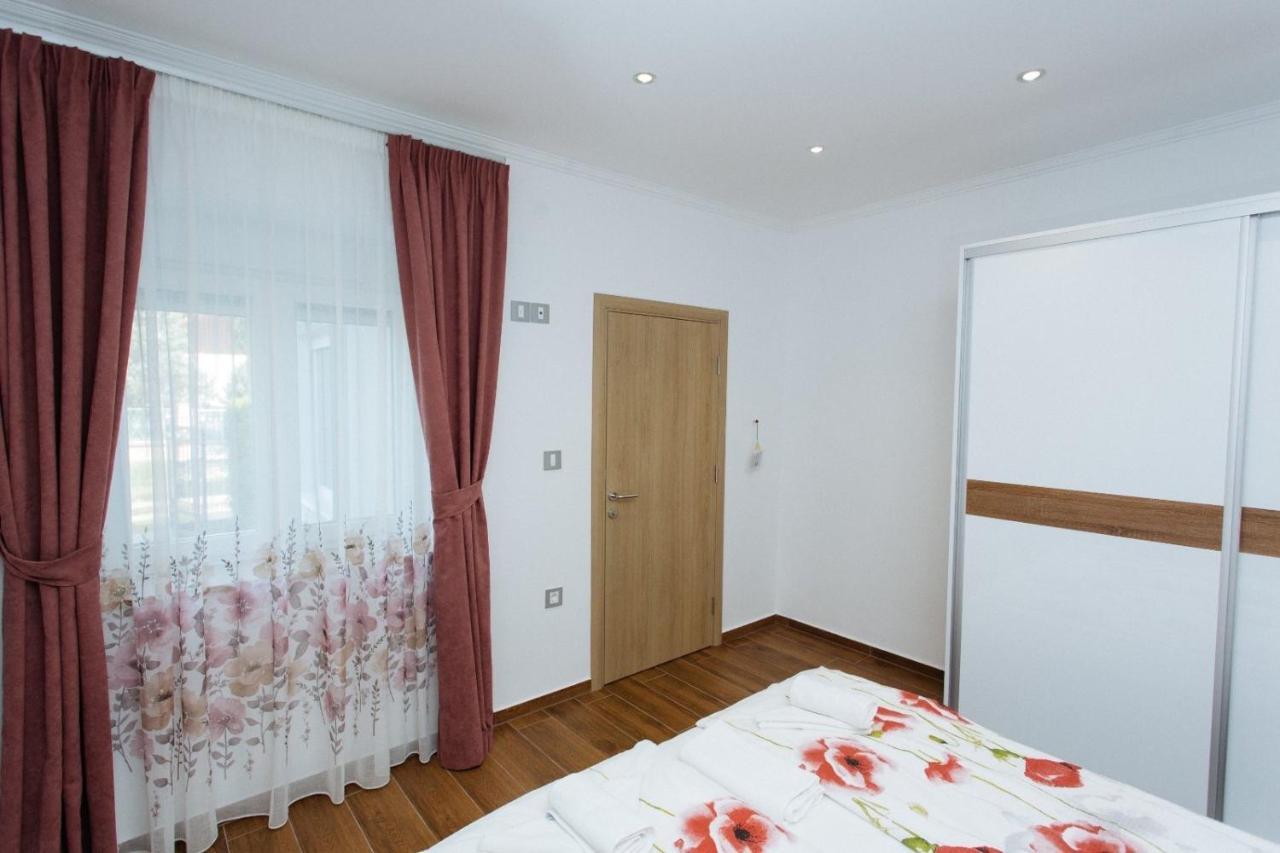 Apartmani Mikic Palić Exteriör bild